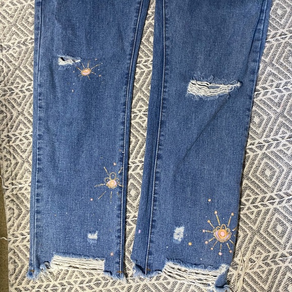 Hand painted cropped boyfriend jeans - Picture 11 of 16